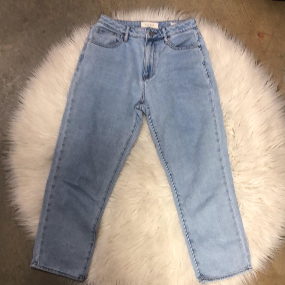 Pics un mom jeans